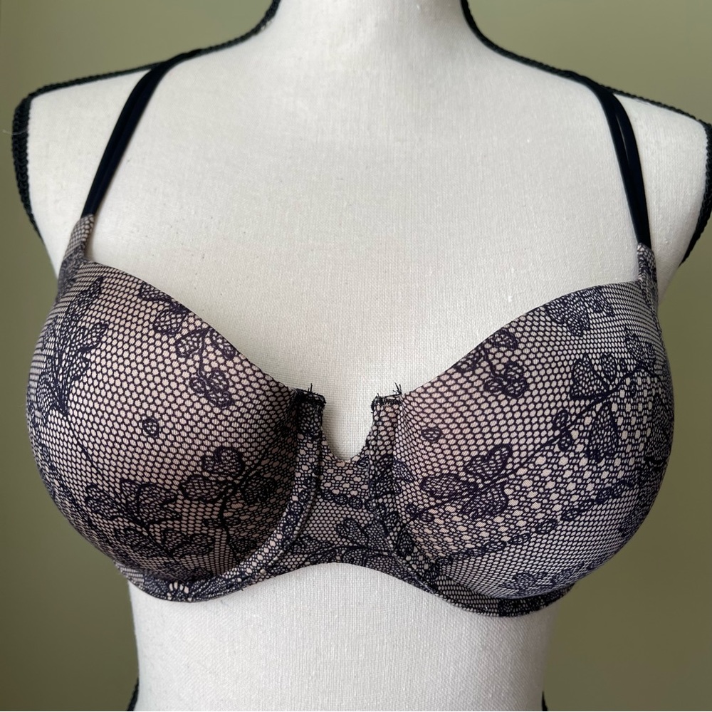 Victoria’s Secret Very Sexy in Black Balconet 34D